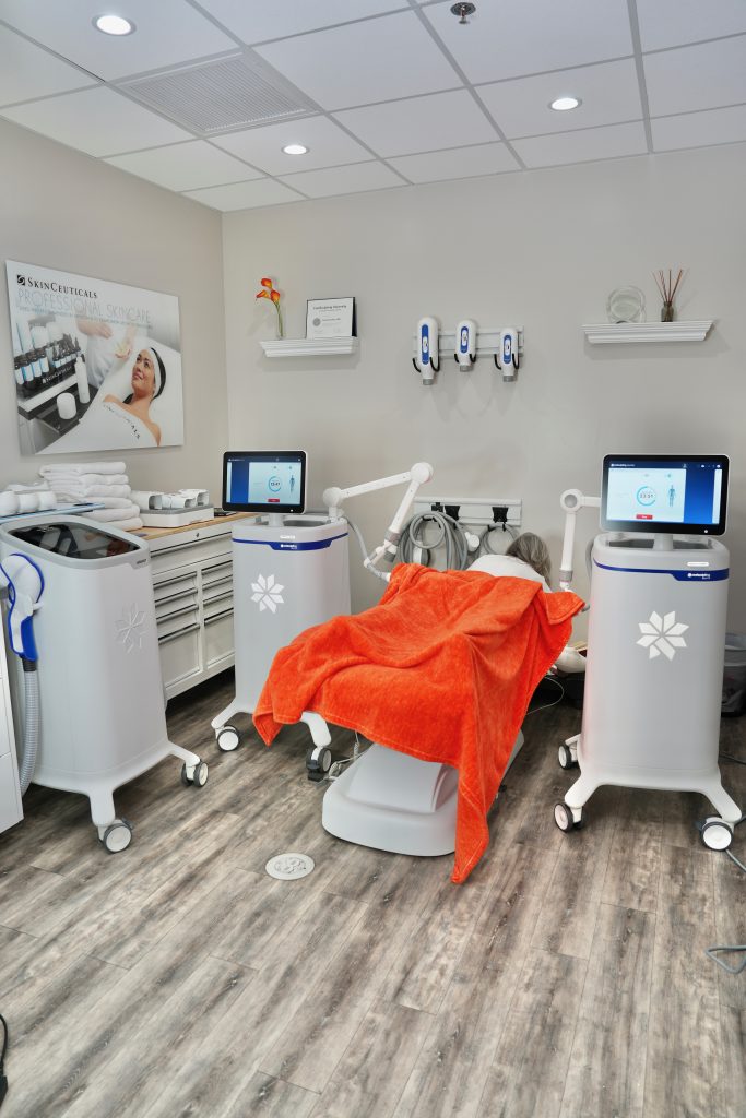 CoolSculpting vs. EmSculpt: What’s the Difference? 1 coolsculpting clinic scottsdale